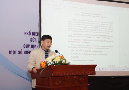 Đại diện Vụ Pháp chế - Bộ Văn hóa, Thể thao và Du lịch phát biểu tham luận. Ảnh: Trần Minh