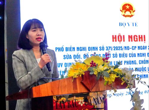  Bà Đinh Thị Thu Thủy, Phó Vụ trưởng Vụ Pháp chế (Bộ Y tế) thông tin. Ảnh: XUÂN QUỲNH 