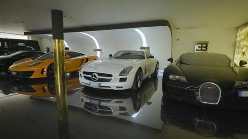  Căn biệt thự mới đủ sức chứa bộ sưu tập siêu xe của Ronaldo. 