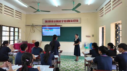 Một tiết học Giáo dục công dân minh họa bằng AI của cô trò Trường Phổ thông dân tộc nội trú THCS Thường Xuân.