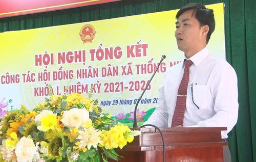 Trưởng ban Pháp chế HĐND tỉnh Nguyễn Thanh Thuyên phát biểu tại hội nghị. Ảnh: Bá Trực