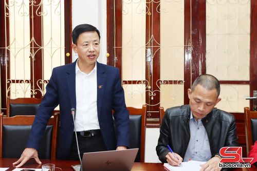 Lãnh đạo Báo và PTTH phát biểu tại hội nghị.