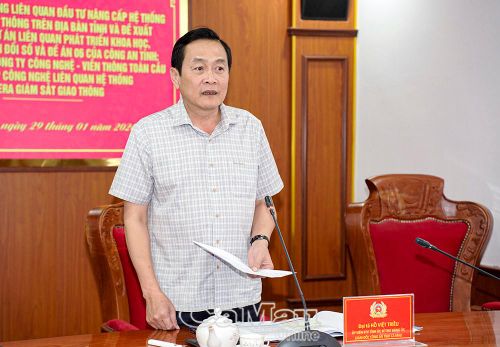Đại tá Hồ Việt Triều, Giám đốc Công an tỉnh, đề nghị các đơn vị phối hợp khảo sát kỹ các vị trí lắp đặt camera giám sát giao thông.
