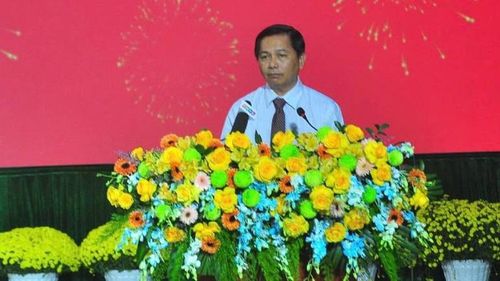  Đồng chí Trần Văn Lâu, Ủy viên Trung ương Đảng, Bí thư Tỉnh ủy Vĩnh Long phát biểu tại buổi Lễ. 