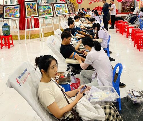 Khoa Huyết học và Truyền máu (Bệnh viện Đà Nẵng) chủ động phối hợp các đơn vị, địa phương bảo đảm nguồn máu dự trữ dịp Tết Nguyên đán Bính Ngọ 2026. Ảnh: L.H