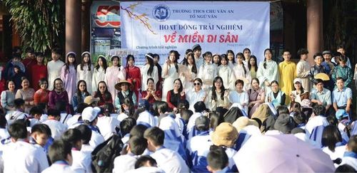 Học sinh Trường THCS Chu Văn An tổ chức hoạt động trải nghiệm. Ảnh: Q. Mai
