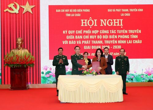 Lãnh đạo Báo và Phát thanh truyền hình Lai Châu, Ban Chỉ huy BĐBP tỉnh ký kết quy chế phối hợp.