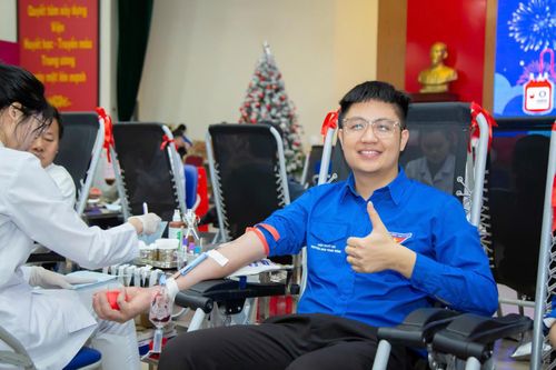 “Tiễn ông Công, ông Táo – Báo cáo một việc hay” vì thế không chỉ là một thông điệp mang tính biểu trưng, mà đã được hiện thực hóa bằng hành động cụ thể.