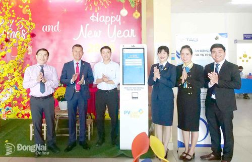 Kiosk y tế thông minh được đưa vào sử dụng tại Bệnh viện Da liễu Đồng Nai. Ảnh: Hạnh Dung
