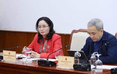 Các Thứ trưởng: Trịnh Thị Thủy, Phan Tâm dự Hội nghị