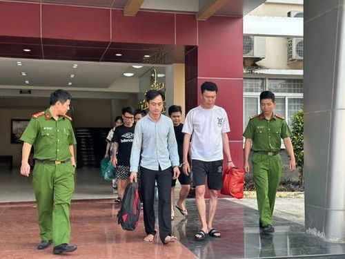 Các đối tượng bị di lý về phục vụ điều tra