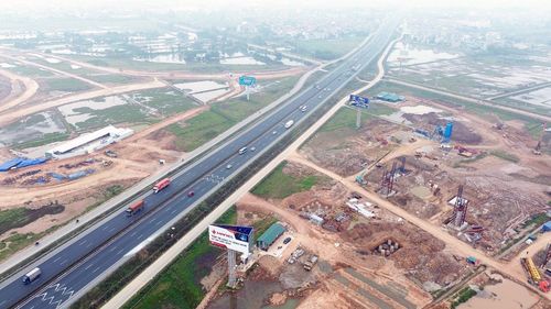 Theo phối cảnh, đây là nút giao đa tầng với cầu vượt trực thông trên đường Vành đai 4.