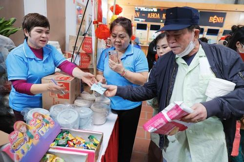 Bệnh viện Thanh Nhàn tổ chức chợ Tết "0 đồng" cho bệnh nhân nhân dịp Tết Bính Ngọ 2026 Ảnh: VGP/Thiện Tâm