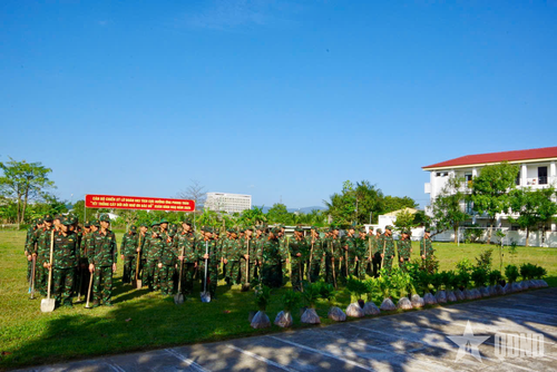 Quang cảnh Lễ phát động phong trào “Tết trồng cây đời đời nhớ ơn Bác Hồ - Xuân Bính Ngọ 2026” ở Lữ đoàn 683.