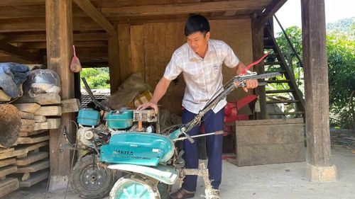 Việc hỗ trợ máy bừa mini giúp người dân xã Mường Tè chủ động thời vụ, giảm chi phí thuê nhân công.
