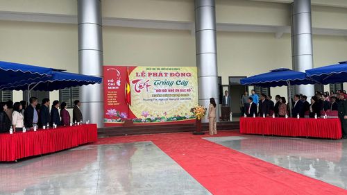 Quang cảnh Tết trồng cây tại xã Thường Tín. Ảnh: HH