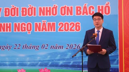 Phó Chủ tịch UBND xã Bất Bạt Hứa Bá Trình phát biểu tại buổi lễ. Ảnh: Khương Tuấn