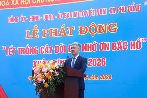 Phó Chủ tịch UBND xã Phù Đổng Nguyễn Văn Thuyết phát biểu. Ảnh: Sơn Nguyễn