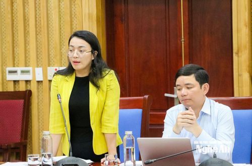 Đồng chí Hoàng Thị Thu Trang - Ủy viên Ban Chấp hành Đảng bộ tỉnh, Giám đốc Sở Tư pháp phát biểu tại cuộc làm việc. Ảnh: P.V