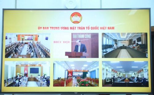 Hội nghị được tổ chức bằng hình thức trực tiếp kết hợp trực tuyến tại điểm cầu Ủy ban MTTQ Việt Nam các tỉnh, thành phố. Ảnh: PV