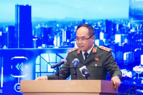 Giám đốc Công an thành phố Nguyễn Thanh Tùng giới thiệu về giải pháp Hệ sinh thái quản trị an ninh trật tự số. Ảnh: P.Ngân