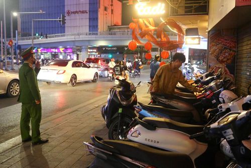 Thực trạng này chỉ tạm thời “hạ nhiệt” khi có bóng dáng lực lượng chức năng xuất hiện