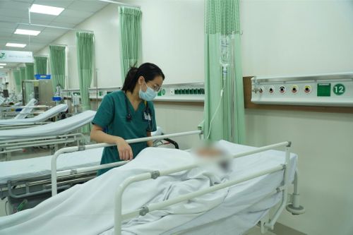 Bệnh nhân nghi ngộ độc thực phẩm được theo dõi sát sao tại Bệnh viện Quân y 175