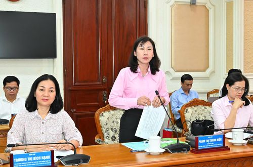  Giám đốc Sở Nội vụ TPHCM Phạm Thị Thanh Hiền phát biểu. Ảnh: VIỆT DŨNG 