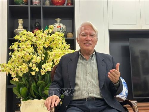 PGS, TS Nguyễn Chu Hồi, Đại biểu Quốc hội khóa XV, nhận định việc rút ngắn nhiệm kỳ Quốc hội khóa XV là một quyết định mang tầm chiến lược để từng bước rút ngắn thời gian kiện toàn hệ thống lập pháp và hành pháp ngay sau các kỳ đại hội Đảng.
