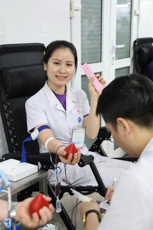 "Một giọt máu cho đi – Một cuộc đời ở lại".