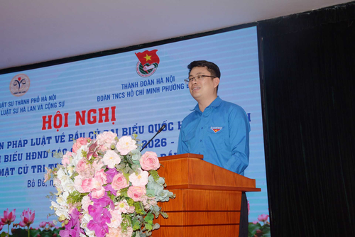 Đồng chí Ngô Mạnh Tuân, Bí thư Đoàn phường Bồ Đề (Hà Nội) phát biểu tại hội nghị.
