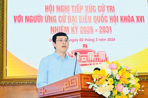  Ứng cử viên Đỗ Đức Hiển, ĐBQH khóa XV hoạt động chuyên trách tại Ủy ban Pháp luật và Tư pháp của Quốc hội trình bày chương trình hành động. Ảnh: VIỆT DŨNG 