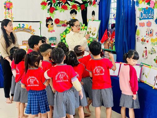 Học sinh Trường Mẫu giáo Trà Leng hào hứng trong một giờ học. Ảnh: NVCC.