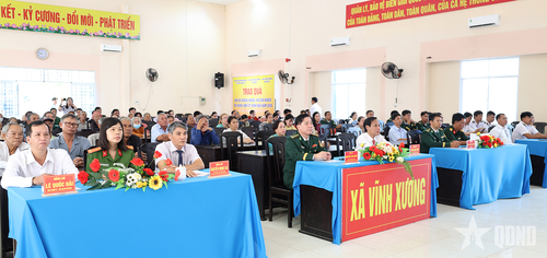  Các đại biểu tham dự Ngày hội Biên phòng toàn dân tại xã Vĩnh Xương.