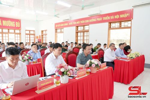 Các đại biểu dự hội nghị.
