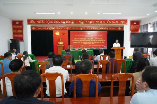 Hiệp thương lựa chọn, lập danh sách những người đủ tiêu chuẩn ứng cử ĐBQH và đại biểu HĐND tỉnh. Ảnh: Khánh Trinh