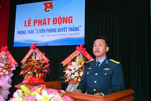 Trung tá Vũ Hồng Đặng - Bí thư Đảng ủy, Chính ủy Trung đoàn 284, phát biểu tại lễ phát động.