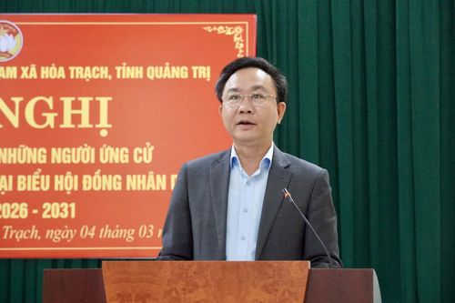 Ông Hoàng Xuân Tân, Phó Chủ tịch UBND tỉnh trình bày chương trình hành động - Ảnh: H.N