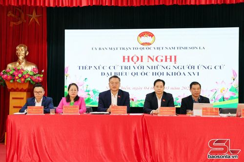 Các ứng cử viên dự hội nghị.