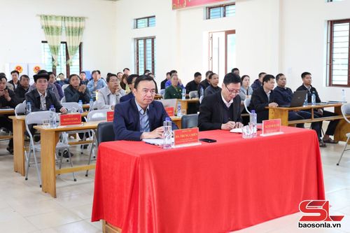 Các đại biểu dự hội nghị.