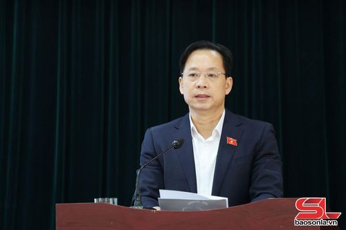 Đồng chí Hoàng Văn Nghiệm phát biểu tại hội nghị.