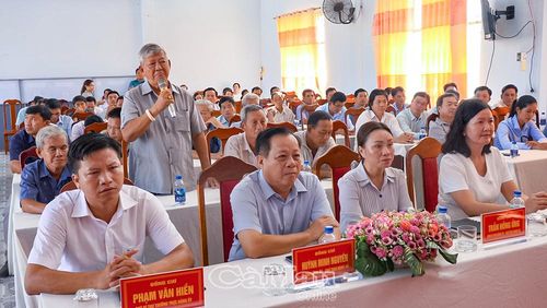 Đại diện cử tri xã Khánh Lâm phát biểu ý kiến trong buổi gặp gỡ, tiếp xúc với người ứng cử đại biểu HĐND tỉnh, nhiệm kỳ 2026-2031