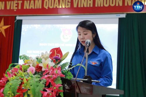 Bí thư Đoàn Thanh niên xã Thanh Trì Hoàng Minh Hằng nhấn mạnh tinh thần trách nhiệm, tính gương mẫu của đội ngũ cán bộ Đoàn. Ảnh: PV
