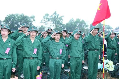 Các tân binh tại buổi lễ giao nhận quân. Ảnh: Quốc Hương