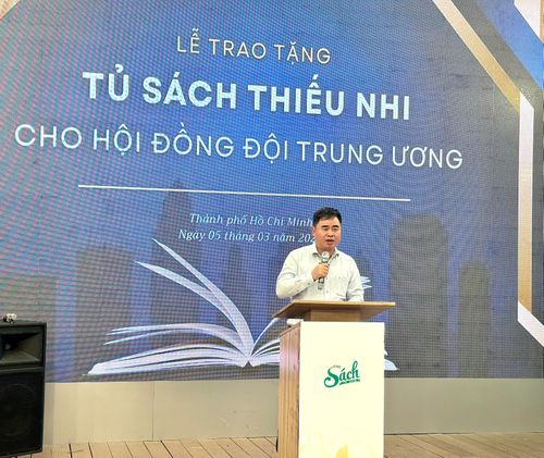Ông Phạm Minh Tuấn, Chủ tịch Hội Xuất bản Việt Nam, Phó Tổng Biên tập Tạp chí Cộng sản, phát biểu tại chương trình. Ảnh: QUỲNH YÊN