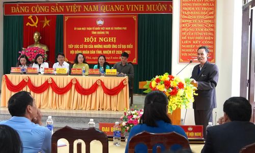 Cử tri bày tỏ kỳ vọng các đại biểu trúng cử, xứng đáng là người đại biểu dân cử - Ảnh: H.Tr