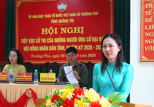 Bà Lê Thị Thanh Huyền, công chức Ban Công tác Phụ nữ, cơ quan Ủy ban MTTQ Việt Nam tỉnh trình bày chương trình hành động - Ảnh: H.Tr
