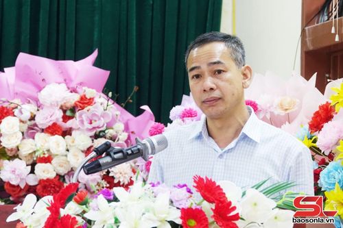 Ứng cử viên Huỳnh Minh Tuấn, Bí thư Đảng ủy xã Muổi Nọi trình bày chương trình hành động.