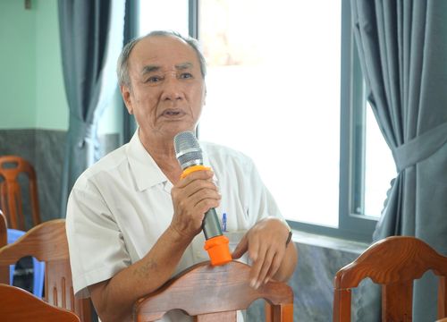 Cử tri phường Bình Thuận nêu kiến nghị tại buổi tiếp xúc