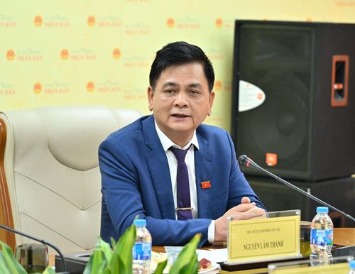 Ông Nguyễn Lâm Thành, Phó Chủ tịch Hội đồng Dân tộc phát biểu tại Tọa đàm